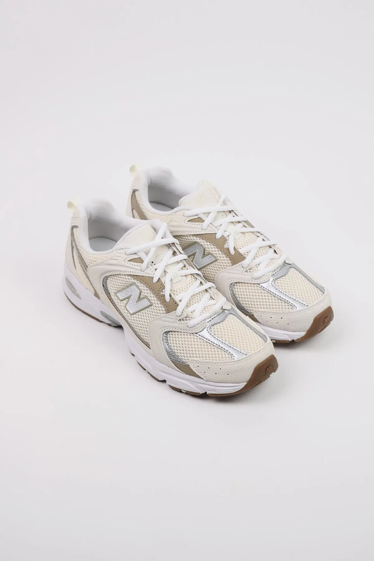 530 - Beige/White