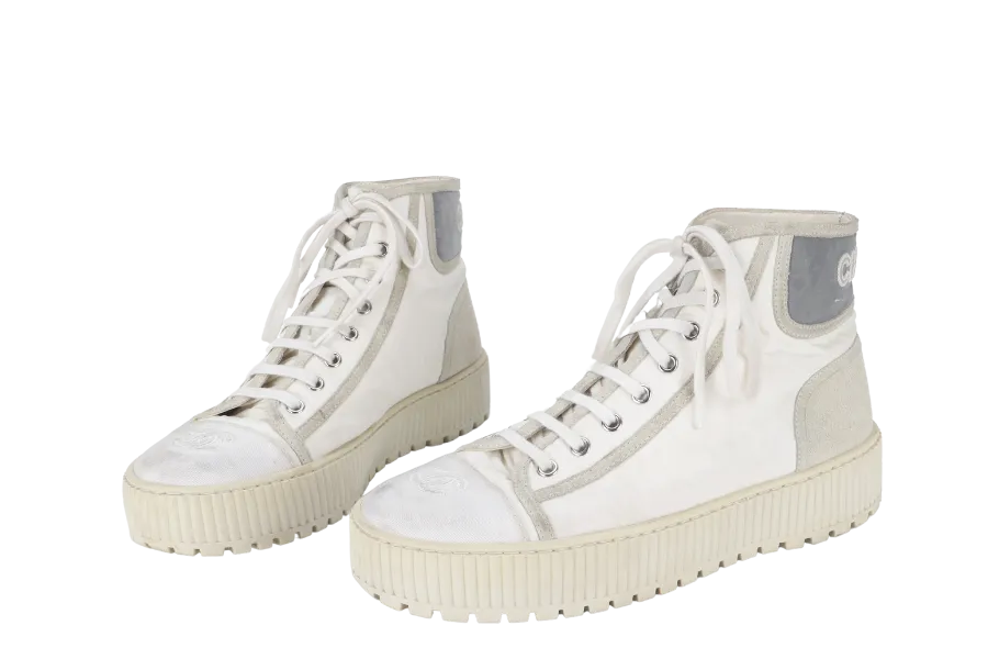 CHANEL SPORTS STREET STYLE HANDMADE LOGO SNEAKERS WHITE SIZE 41 WITH DUST COVER