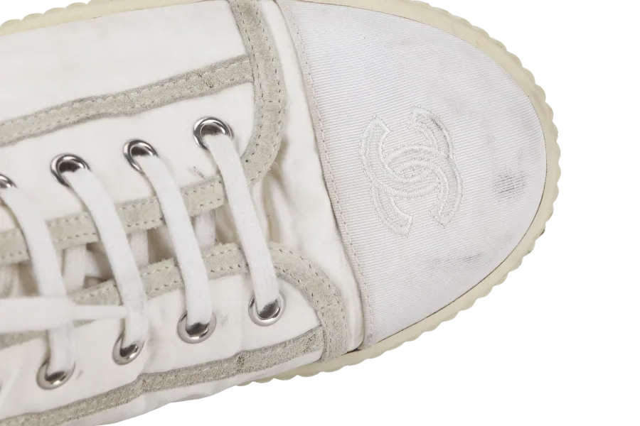 CHANEL SPORTS STREET STYLE HANDMADE LOGO SNEAKERS WHITE SIZE 41 WITH DUST COVER