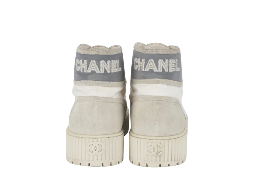 CHANEL SPORTS STREET STYLE HANDMADE LOGO SNEAKERS WHITE SIZE 41 WITH DUST COVER