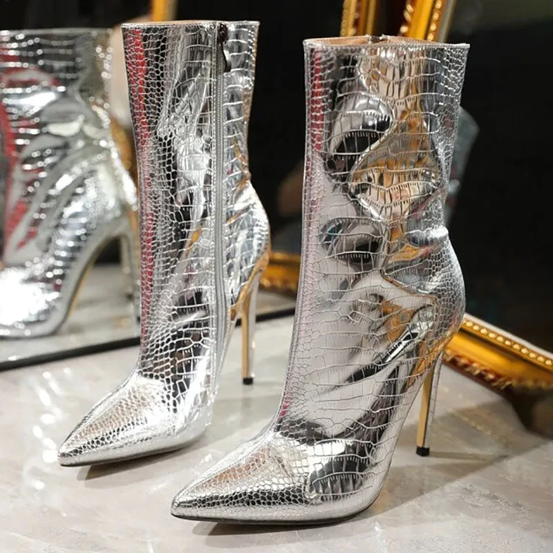 Lotus Shiny Boots